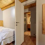 Boutique Alpine Two-bedroom By Supastays Courmayeur