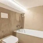 Boutique Alpine Two-bedroom By Supastays Апартаменты Курмайор