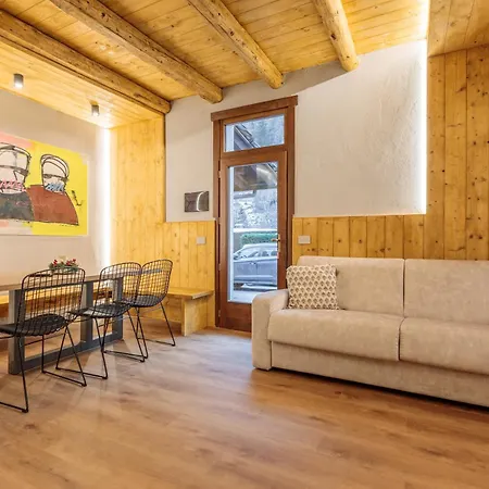 Boutique Alpine Two-bedroom By Supastays דירה