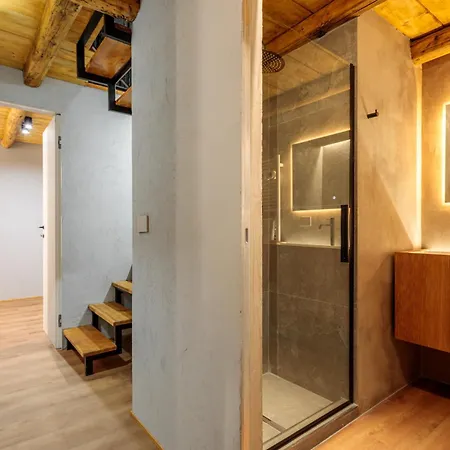 Boutique Alpine Two-bedroom By Supastays Apartmán