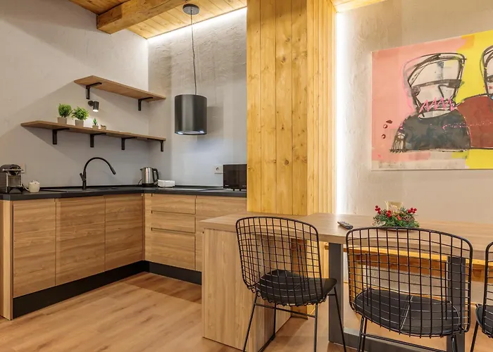 Boutique Alpine Two-bedroom By Supastays Apartment