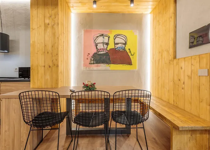 Boutique Alpine Two-bedroom By Supastays