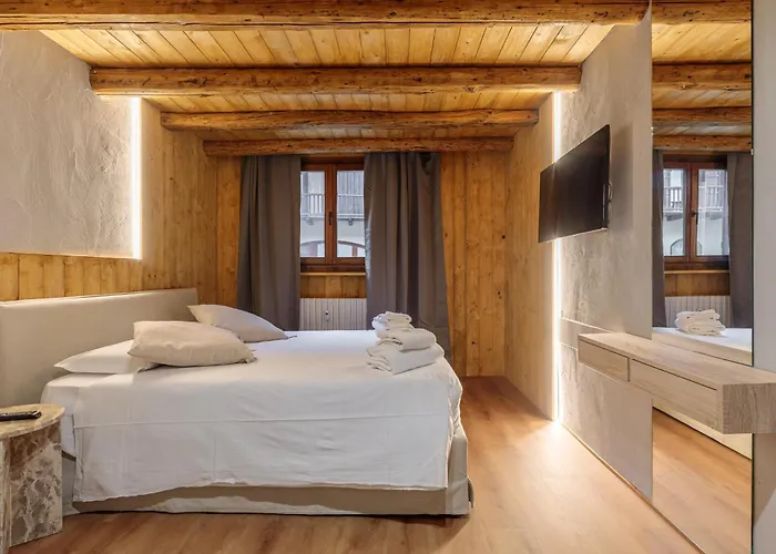 Apartment Boutique Alpine Two-bedroom By Supastays Courmayeur