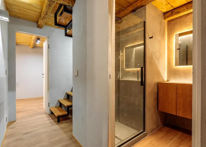 Boutique Alpine Two-bedroom By Supastays Apartment