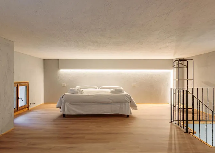 Boutique Alpine Two-bedroom By Supastays