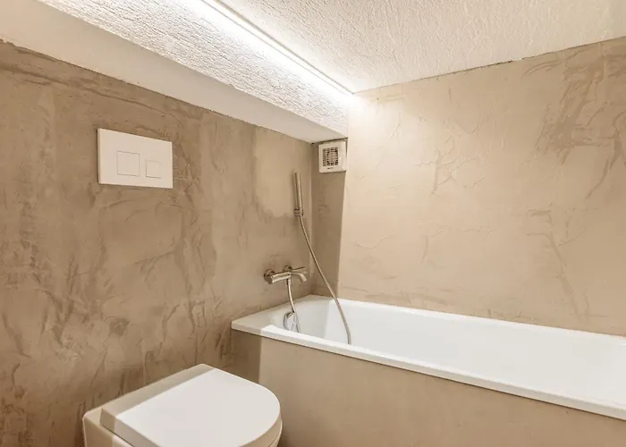 Boutique Alpine Two-bedroom By Supastays Apartment Courmayeur